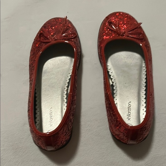 Xhiliration Red Glitter Flats - Picture 2 of 4